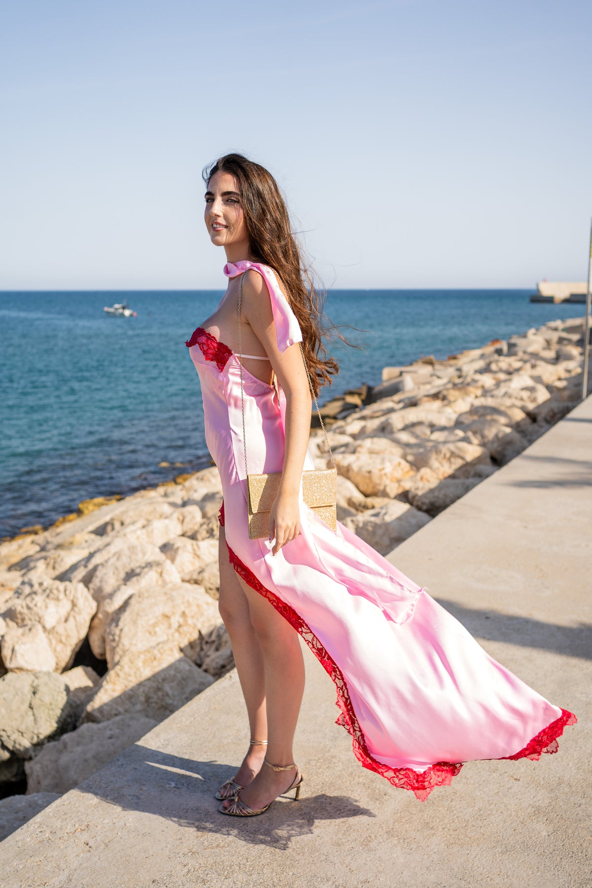 VESTITO ASIMMETRICO IN RASO CON PIZZO