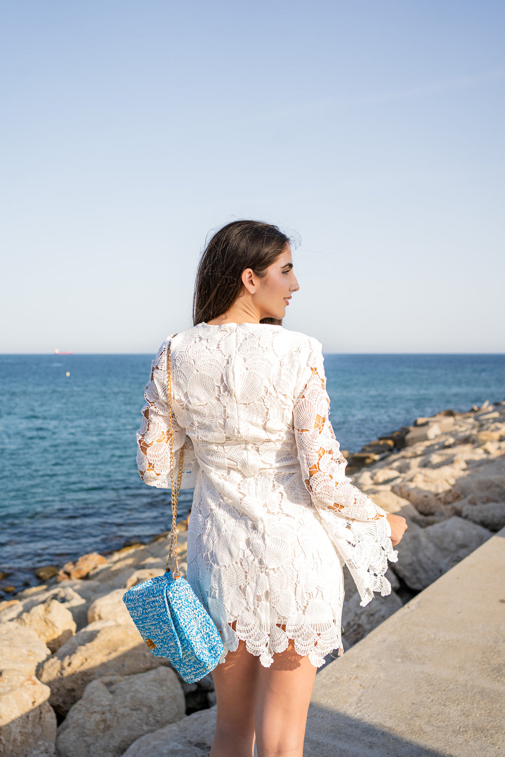 VESTITO IN PIZZO CON RICAMO A FIORI