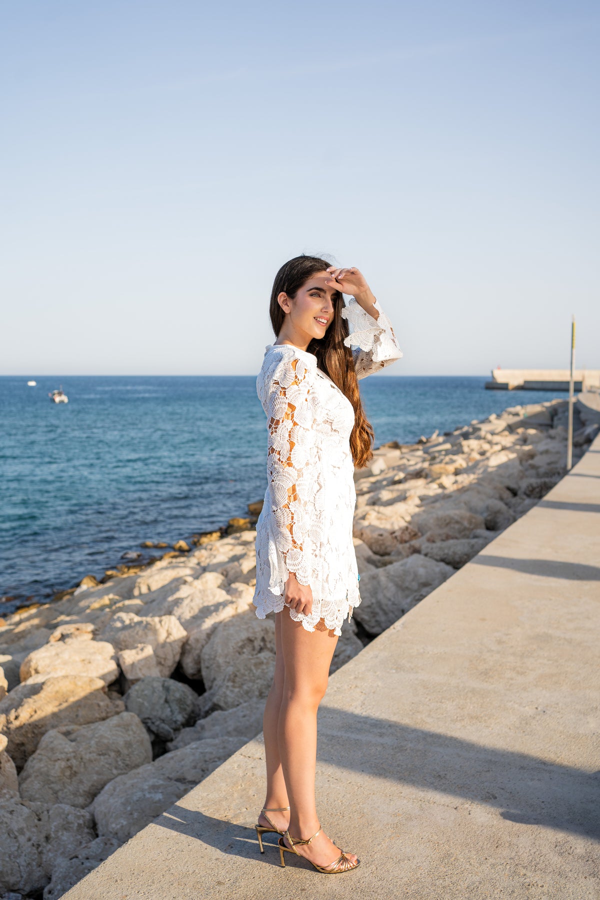 VESTITO IN PIZZO CON RICAMO A FIORI